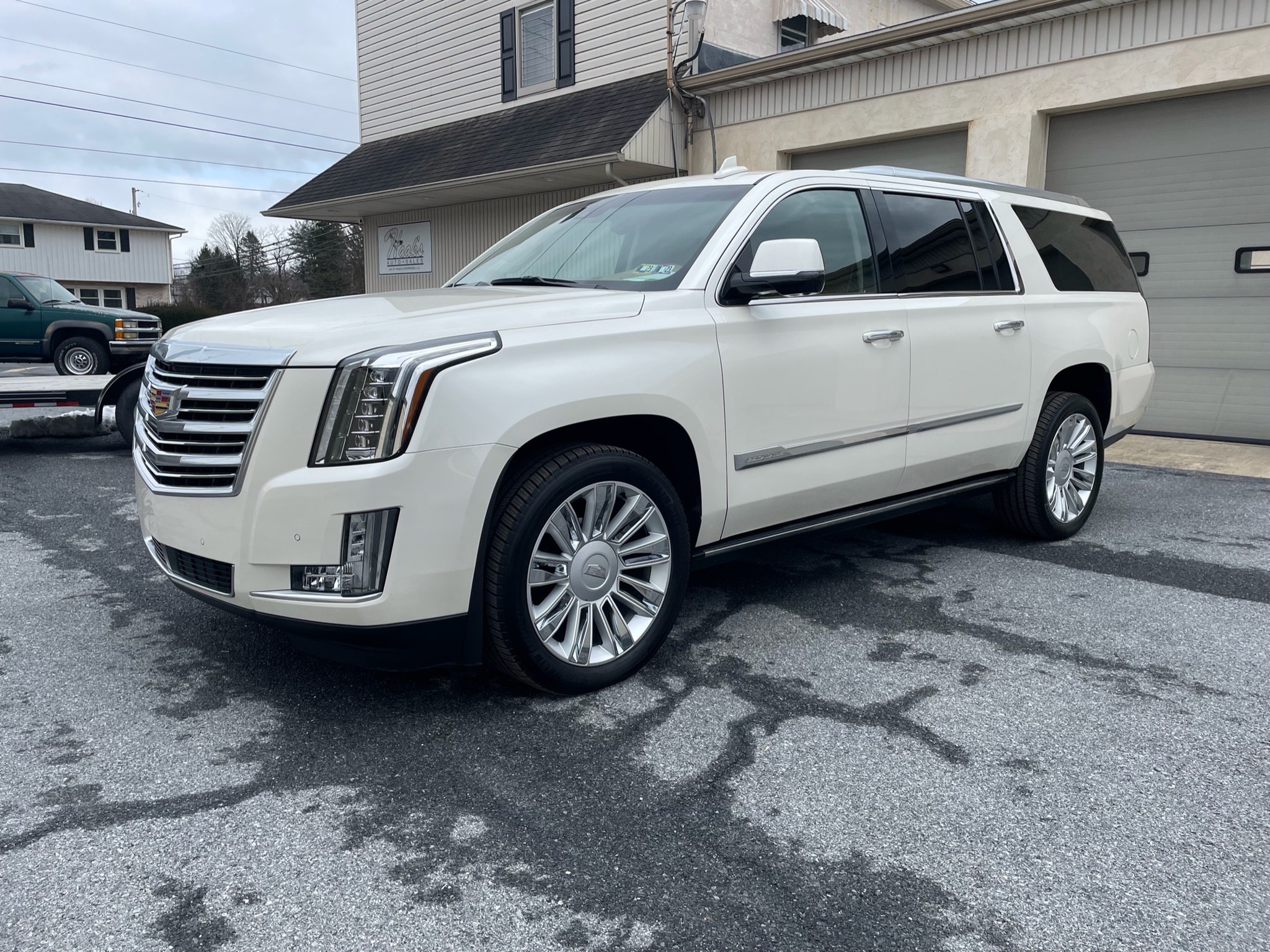 2015 Cadillac Escalade ESV Platinum 4WD in White Diamond Tricoat