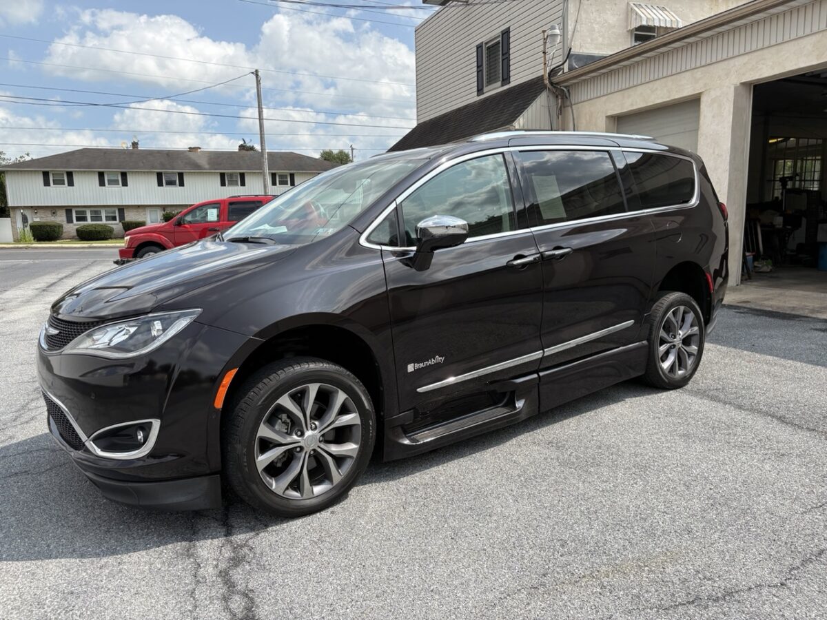 2018 Chrysler Pacific Limited with BraunAbility Handicap Accessible Conversion
